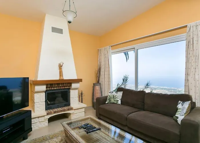 Beautiful With Stunning View *